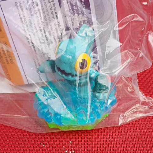 New skylanders spyros - new,
